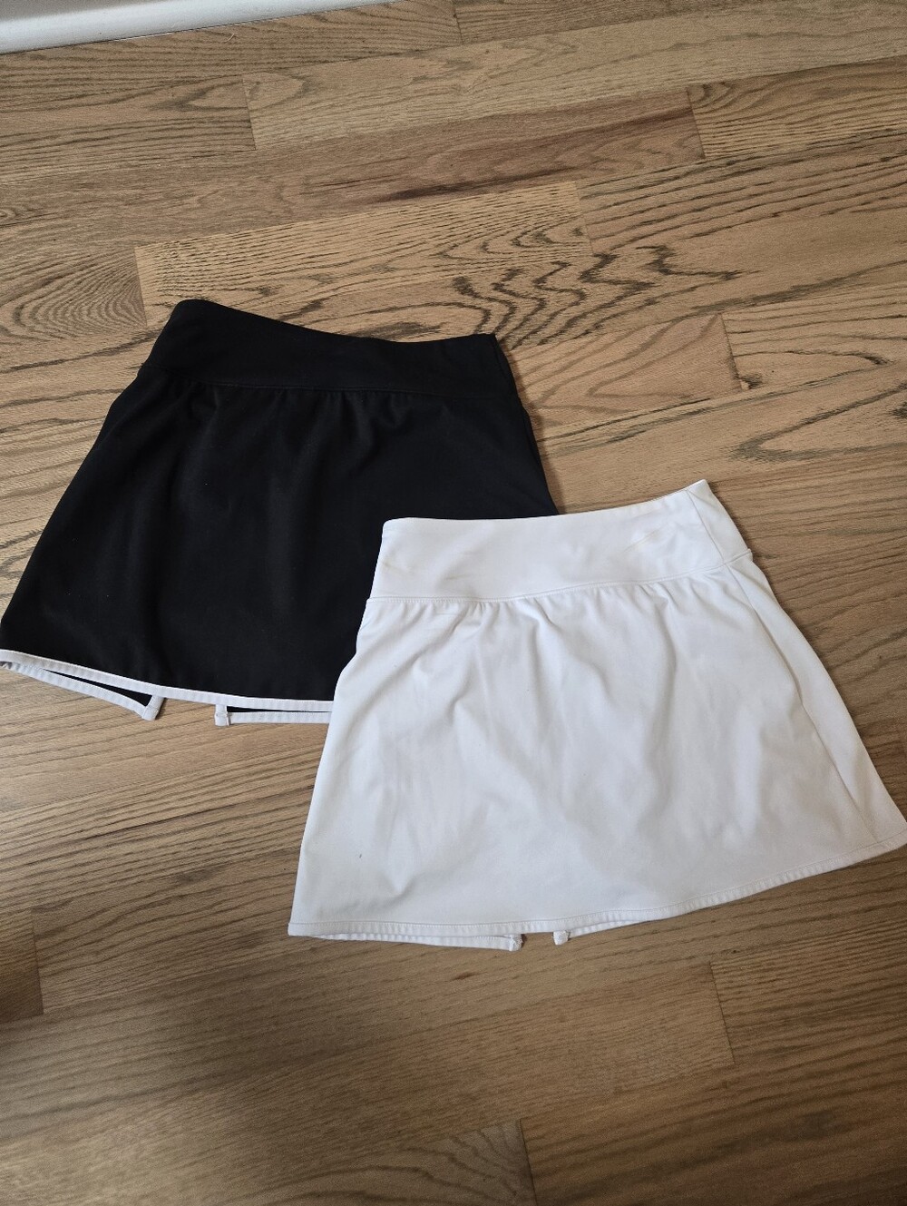 wild fable 2 Pair Black and White Tennis Skorts Duop